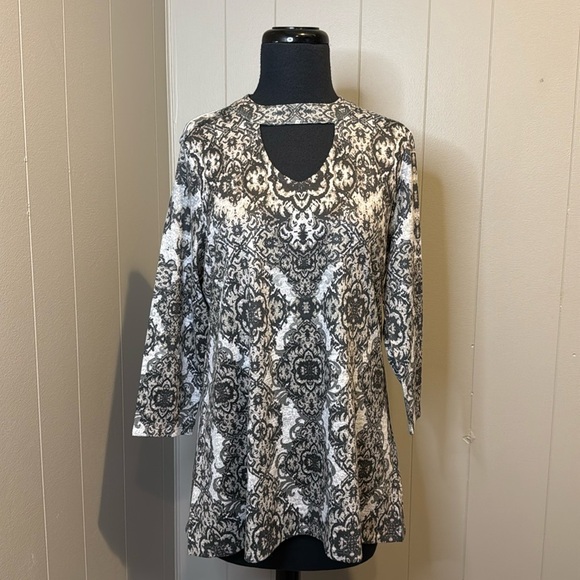 NWT Style & Co. Women’s Small Long Sleeve Chest Cutout Back Slit and Button - Picture 1 of 8
